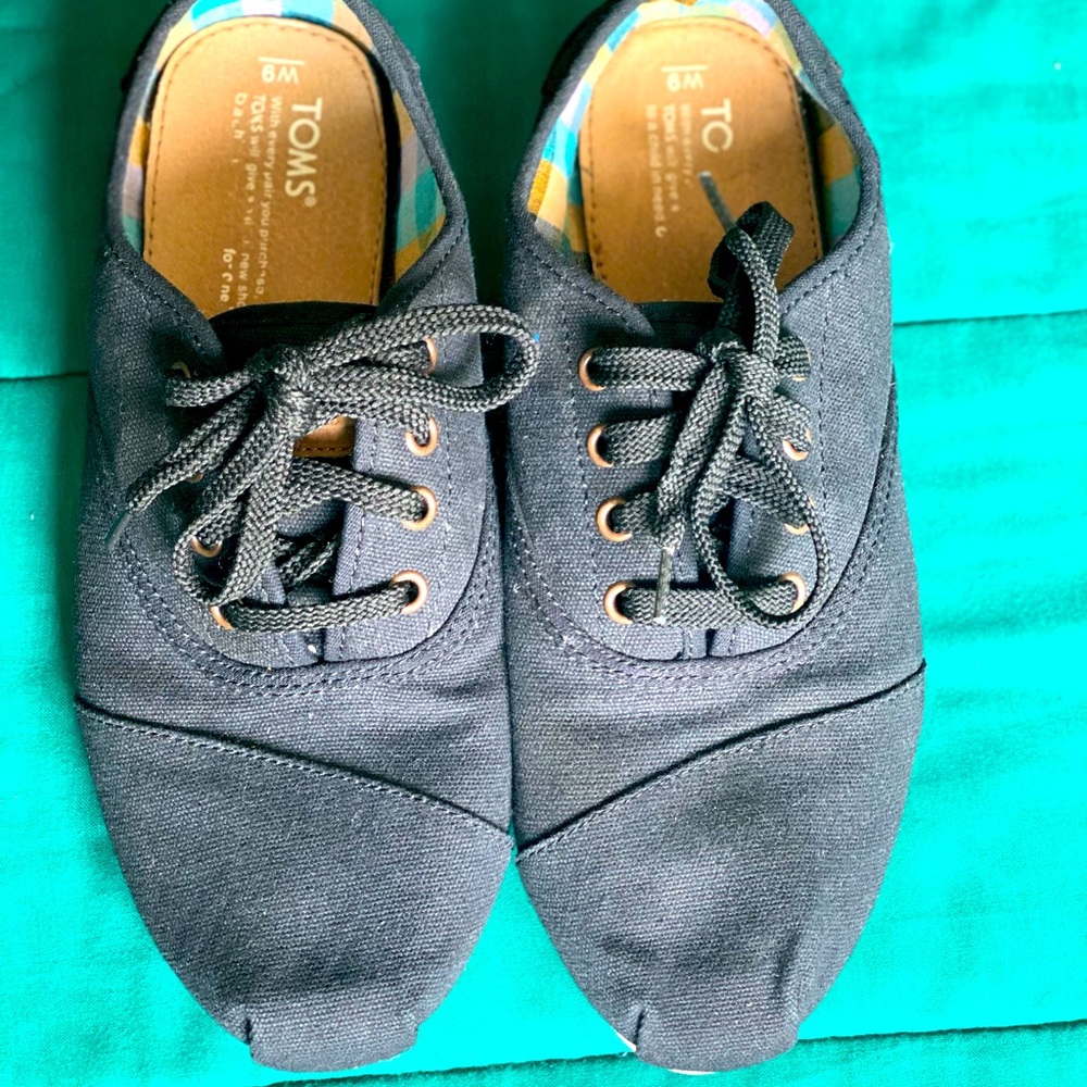 Toms